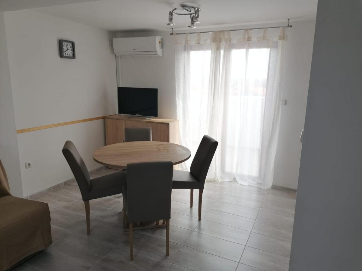 Apartment Niva นิน ภายนอก รูปภาพ