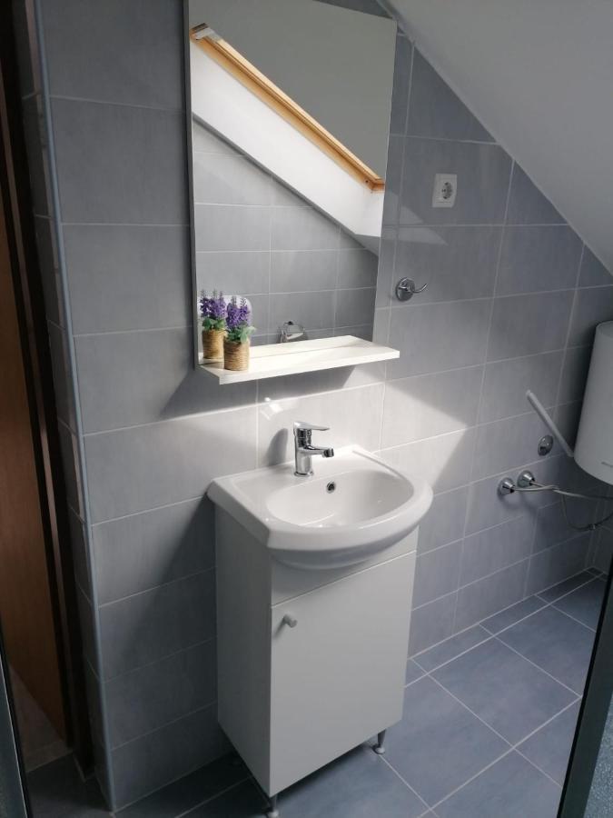 Apartment Niva นิน ภายนอก รูปภาพ