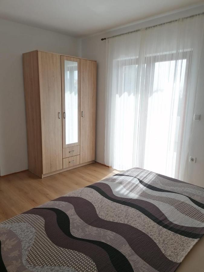 Apartment Niva นิน ภายนอก รูปภาพ