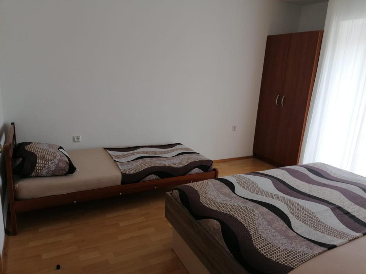 Apartment Niva นิน ภายนอก รูปภาพ