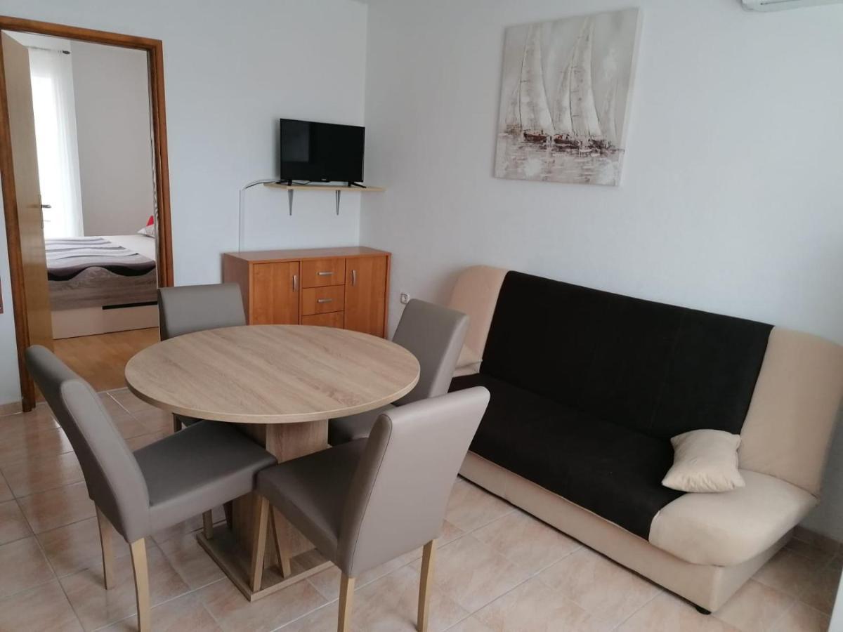 Apartment Niva นิน ภายนอก รูปภาพ