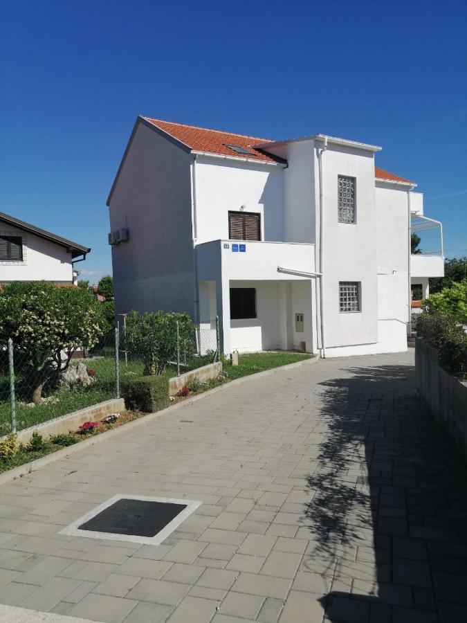 Apartment Niva นิน ภายนอก รูปภาพ