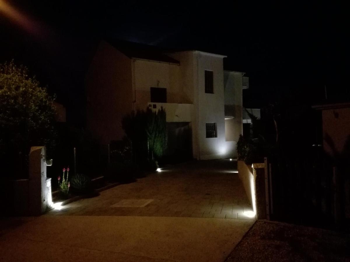 Apartment Niva นิน ภายนอก รูปภาพ