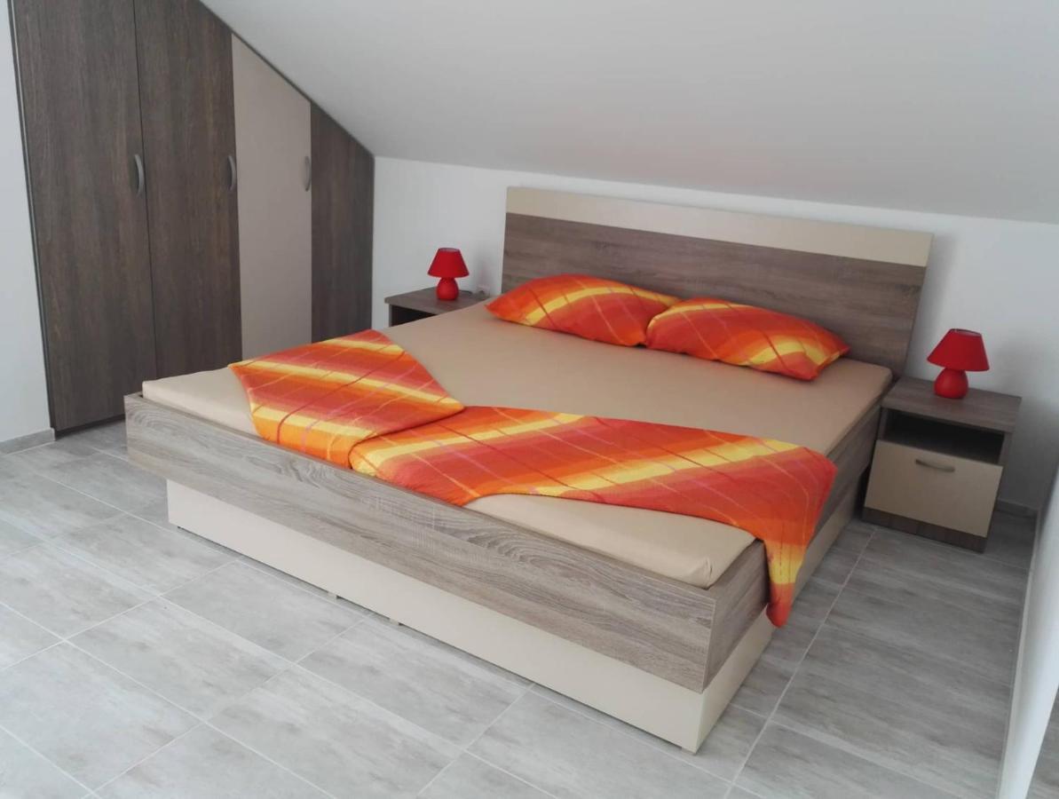 Apartment Niva นิน ภายนอก รูปภาพ