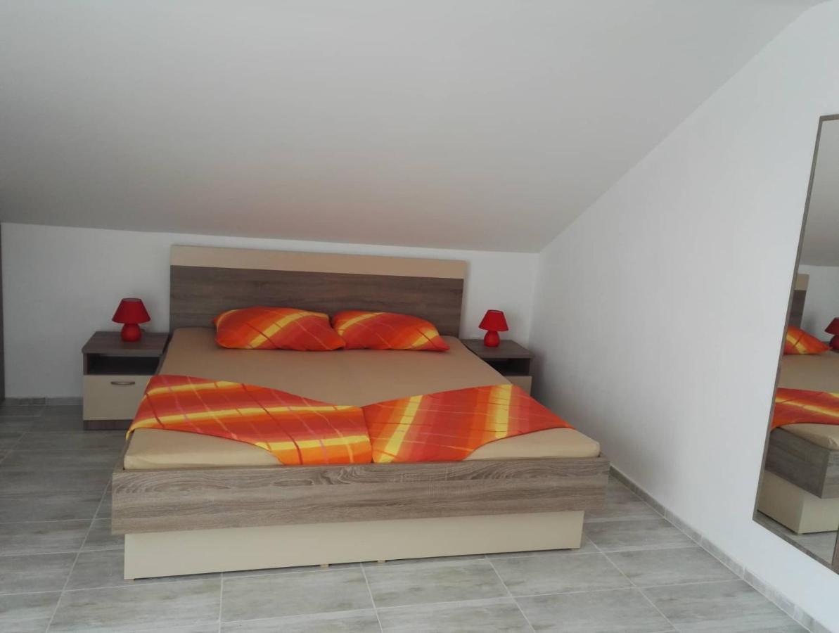 Apartment Niva นิน ภายนอก รูปภาพ