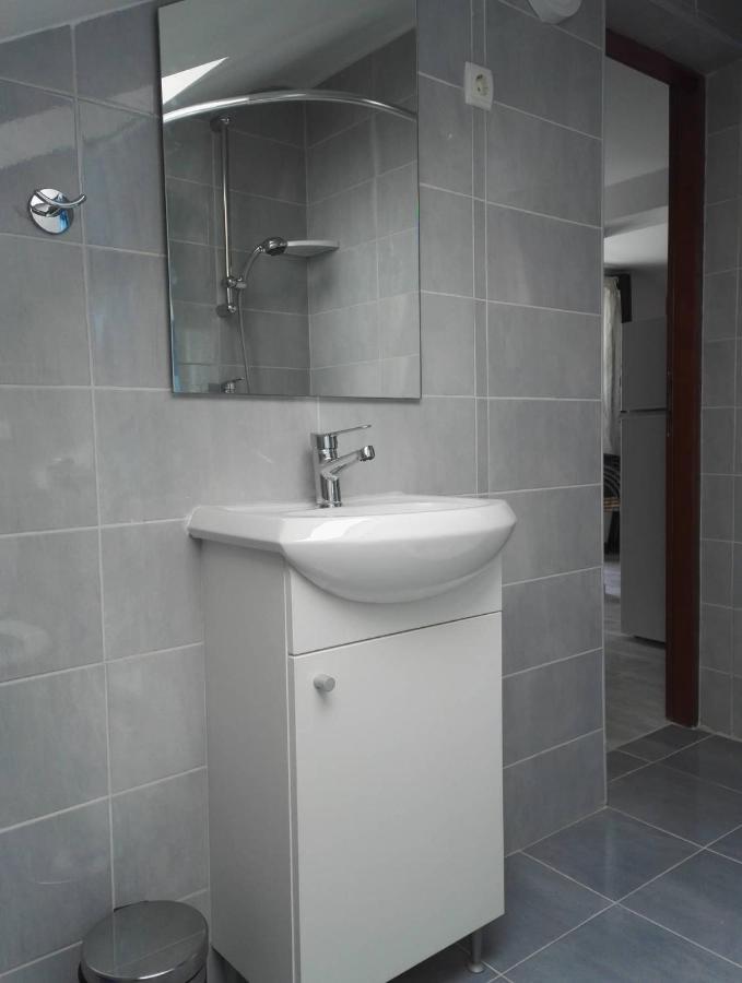 Apartment Niva นิน ภายนอก รูปภาพ
