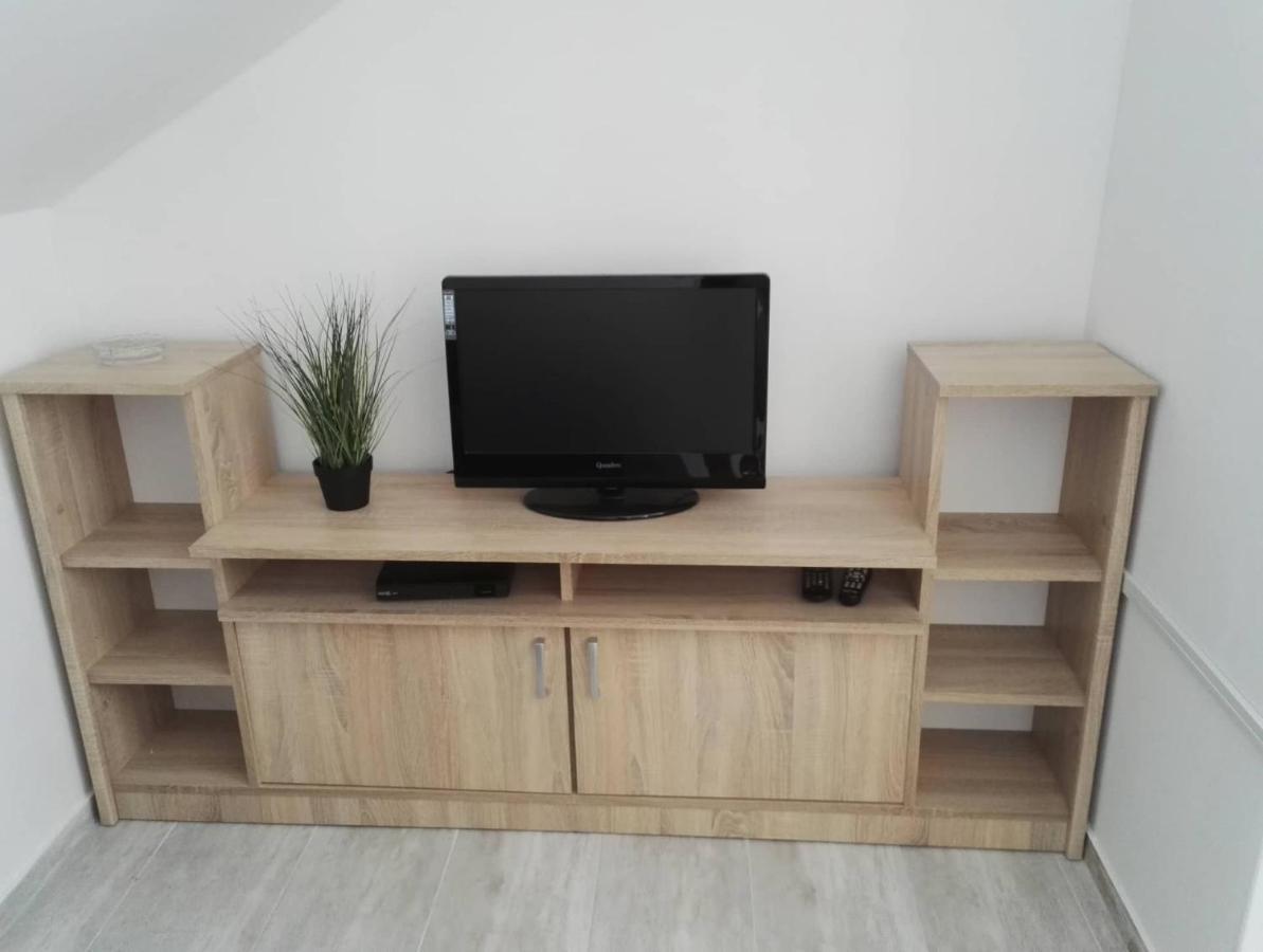 Apartment Niva นิน ภายนอก รูปภาพ
